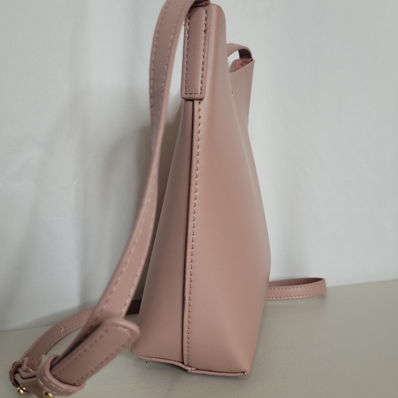 SAMARA Peony (Soft Pink) Vegan Leather Medium Shoulder Bag / Crossbody Bag - Picture 5 of 16